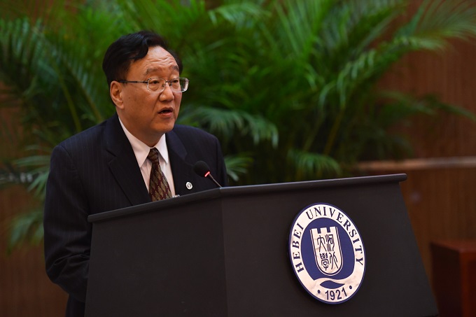 校长康乐作学校工作报告