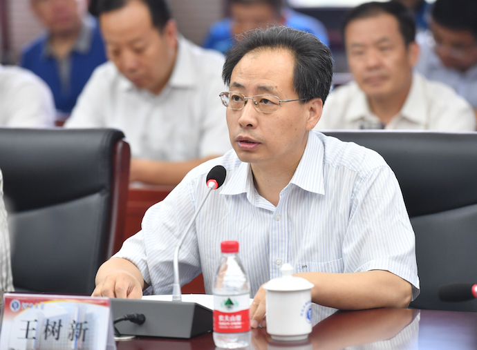 王树新代表调研组，就调研考察的整体情况提出了客观、中肯的意见